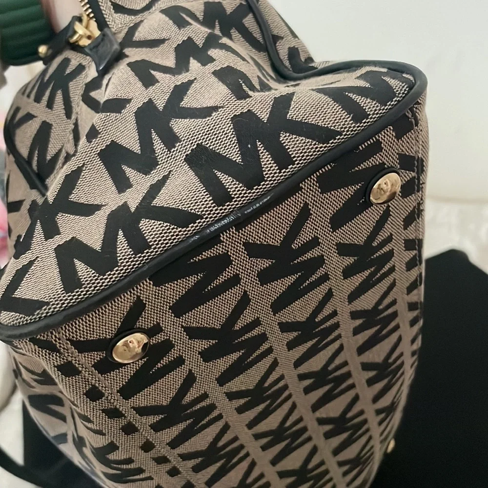 Michael Kors Purse - Picture 14 of 16